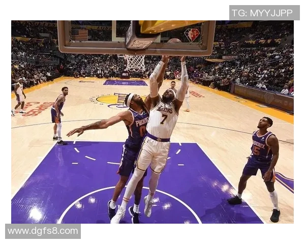 太阳队与湖人队激战正酣谁能在这场对决中笑到最后